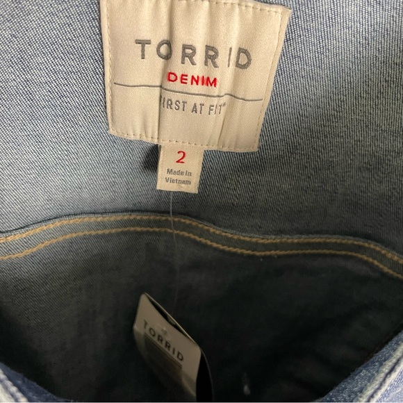 ❌SOLD Torrid Denim Crop Collarless Jacket 2X NWT 12726818 - Picture 4 of 13